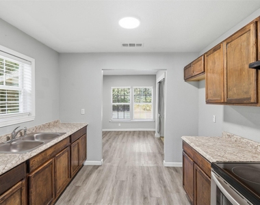 205 Olive Street - Photo Thumbnail 4