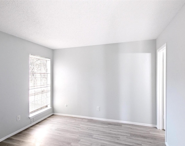 8560 Park Lane - Photo Thumbnail 13