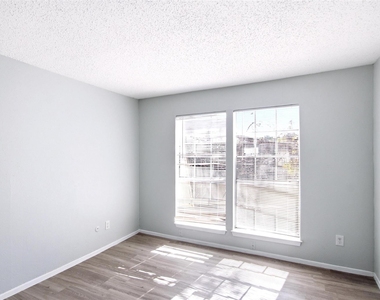 8560 Park Lane - Photo Thumbnail 16