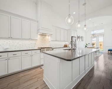 6669 Titus Lane - Photo Thumbnail 7