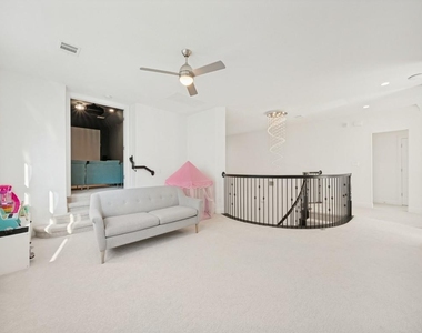 6669 Titus Lane - Photo Thumbnail 12