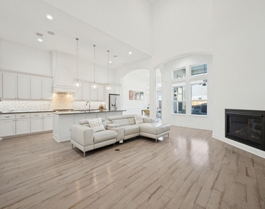 6669 Titus Lane - Photo Thumbnail 6