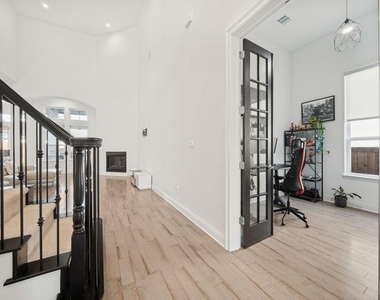 6669 Titus Lane - Photo Thumbnail 3