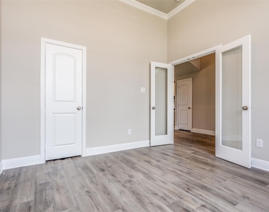 2921 Pronghorn Drive - Photo Thumbnail 3