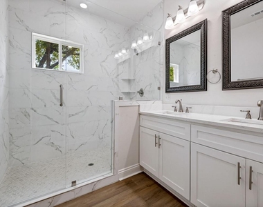 4224 Colonial Avenue - Photo Thumbnail 17