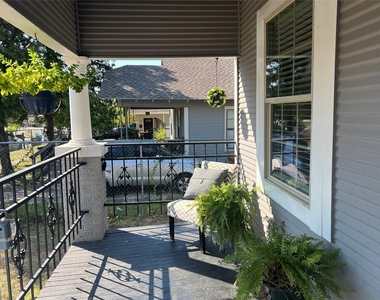 3227 Avenue I - Photo Thumbnail 4