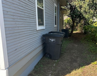 3227 Avenue I - Photo Thumbnail 35