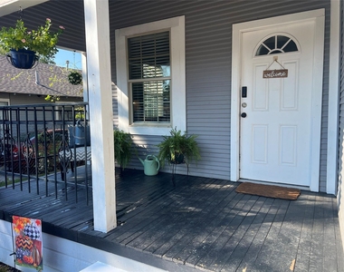 3227 Avenue I - Photo Thumbnail 3