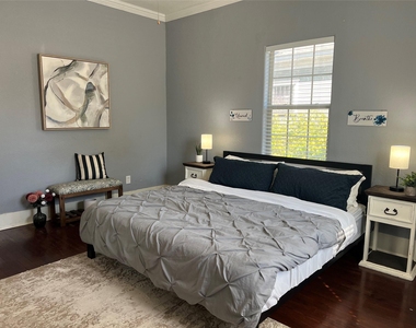 3227 Avenue I - Photo Thumbnail 10