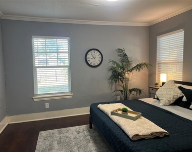 3227 Avenue I - Photo Thumbnail 27
