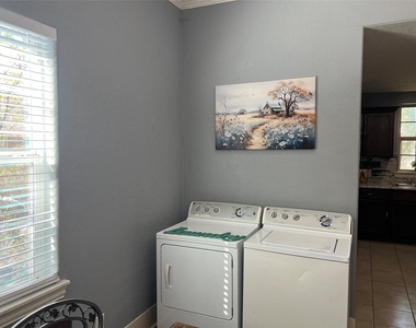 3227 Avenue I - Photo Thumbnail 18