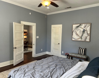 3227 Avenue I - Photo Thumbnail 9
