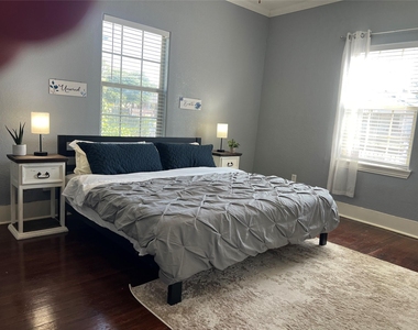 3227 Avenue I - Photo Thumbnail 11