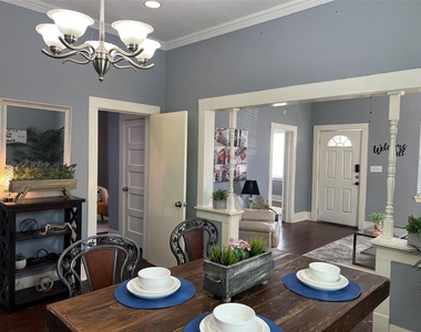 3227 Avenue I - Photo Thumbnail 5