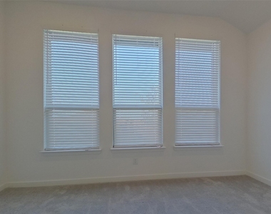 448 Lone Star Drive - Photo Thumbnail 6