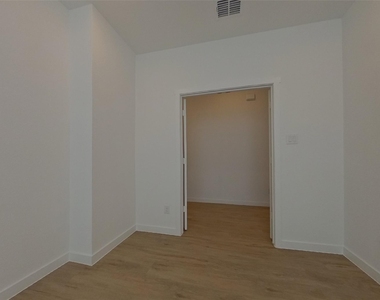 448 Lone Star Drive - Photo Thumbnail 16
