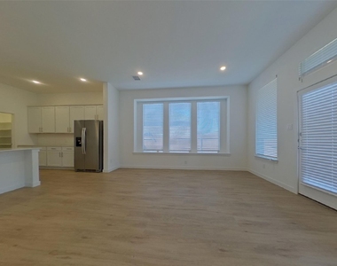 448 Lone Star Drive - Photo Thumbnail 2