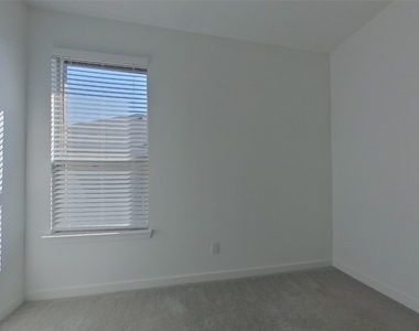 448 Lone Star Drive - Photo Thumbnail 10