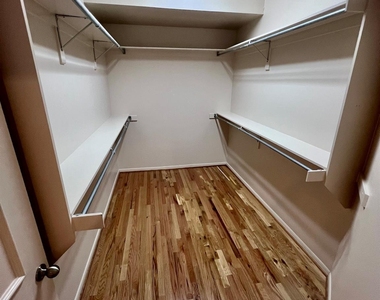 2885 Woodside Street - Photo Thumbnail 9