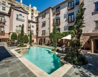 2885 Woodside Street - Photo Thumbnail 12