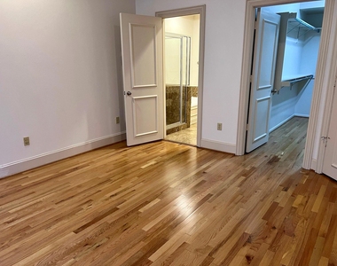 2885 Woodside Street - Photo Thumbnail 8