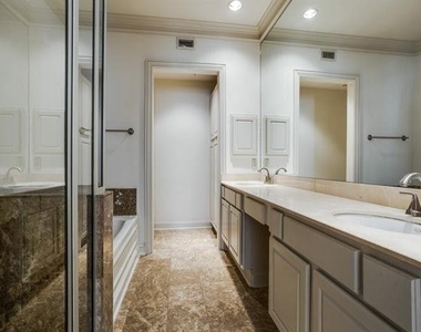 2885 Woodside Street - Photo Thumbnail 7