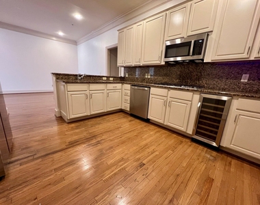2885 Woodside Street - Photo Thumbnail 3