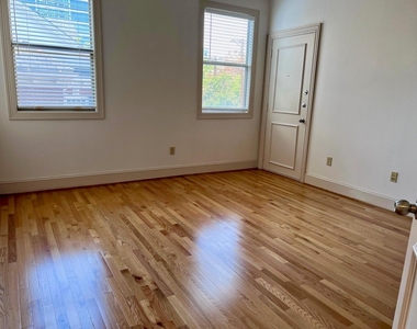 2885 Woodside Street - Photo Thumbnail 6