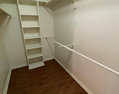 921 Simon Drive - Photo Thumbnail 24