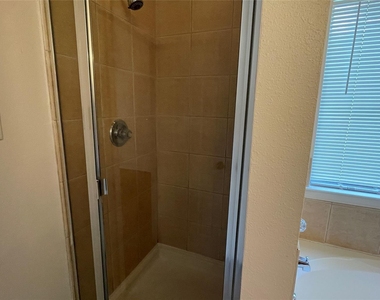 921 Simon Drive - Photo Thumbnail 21