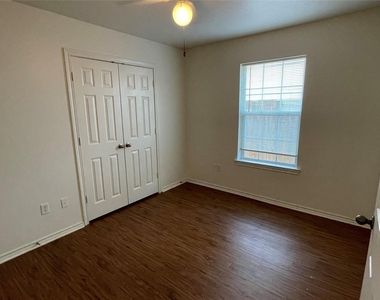 921 Simon Drive - Photo Thumbnail 25