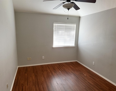 3224 Green Court - Photo Thumbnail 6