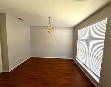 3224 Green Court - Photo Thumbnail 13