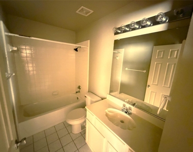 3224 Green Court - Photo Thumbnail 7
