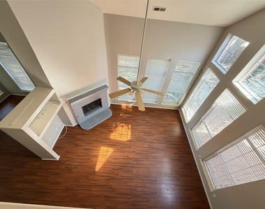 3224 Green Court - Photo Thumbnail 2