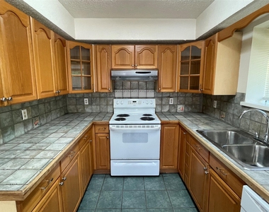 971 N Brookside Drive - Photo Thumbnail 11
