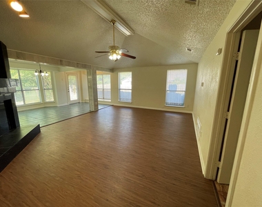 971 N Brookside Drive - Photo Thumbnail 6