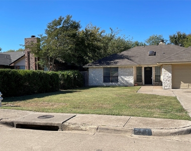 971 N Brookside Drive - Photo Thumbnail 1