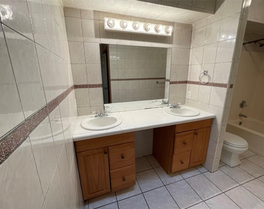 971 N Brookside Drive - Photo Thumbnail 17