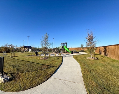 3915 Selawik Street - Photo Thumbnail 17