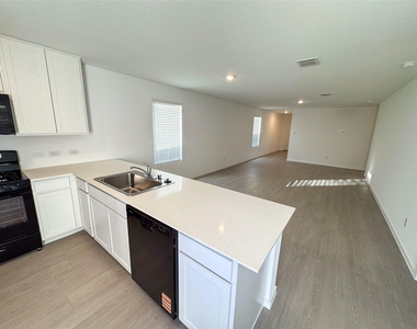 3915 Selawik Street - Photo Thumbnail 3
