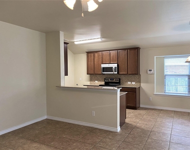 247 Pine Crest Drive - Photo Thumbnail 6