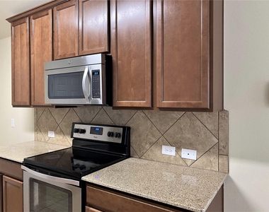 247 Pine Crest Drive - Photo Thumbnail 10