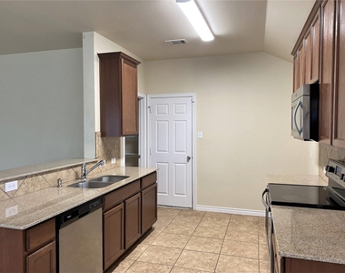 247 Pine Crest Drive - Photo Thumbnail 9