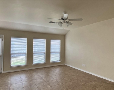 247 Pine Crest Drive - Photo Thumbnail 4