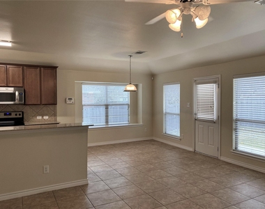 247 Pine Crest Drive - Photo Thumbnail 7
