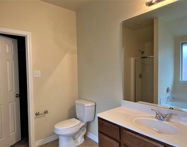 247 Pine Crest Drive - Photo Thumbnail 12