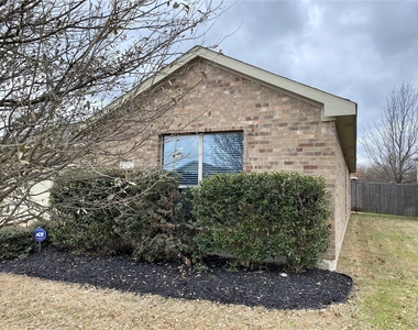247 Pine Crest Drive - Photo Thumbnail 2