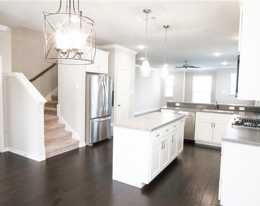 2605 Mccart Avenue - Photo Thumbnail 8