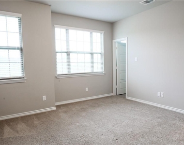2605 Mccart Avenue - Photo Thumbnail 14